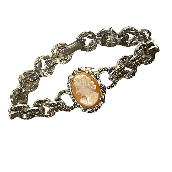 Vintage Silver finish marcasite carved shell cameo fancy bracelet - Picture 2 of 12